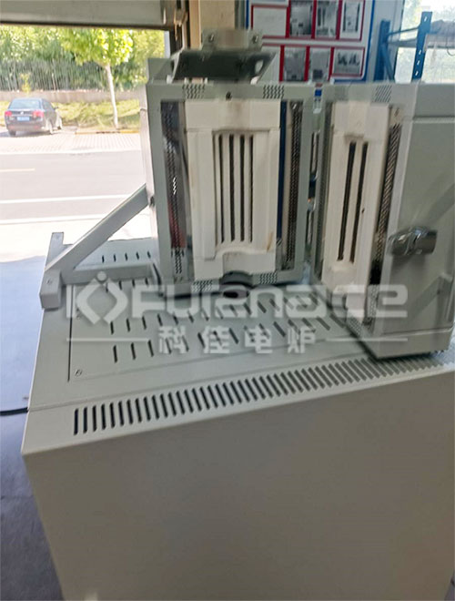 Top structure of muffle furnace with exhaust gas combustion treatment Top structure of muffle furnace with exhaust gas combustion treatment