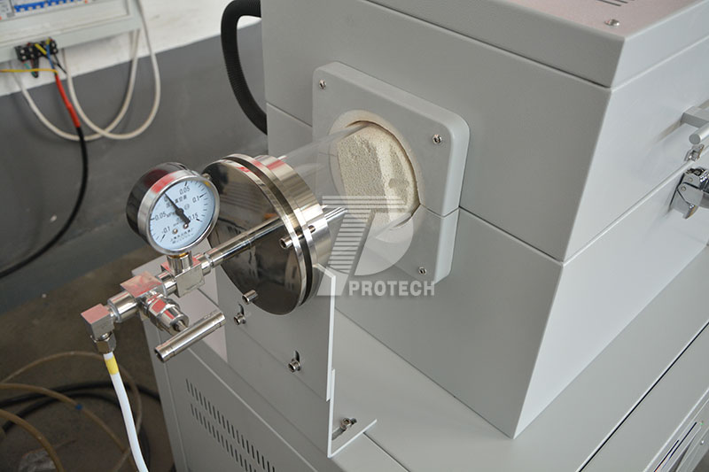Actual photo of 1100 ℃ tubular vacuum CVD electric furnace Actual photo of 1100 ℃ tubular vacuum CVD electric furnace