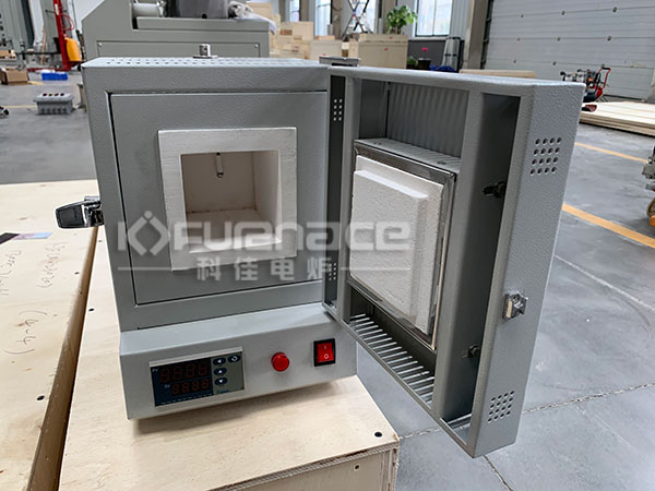 A commonly used laboratory small box furnace, each component can be customized in size according to needs (click on the image to view product details)