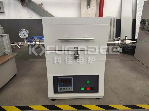 A commonly used small mini desktop tube furnace (click on the image to view product details)